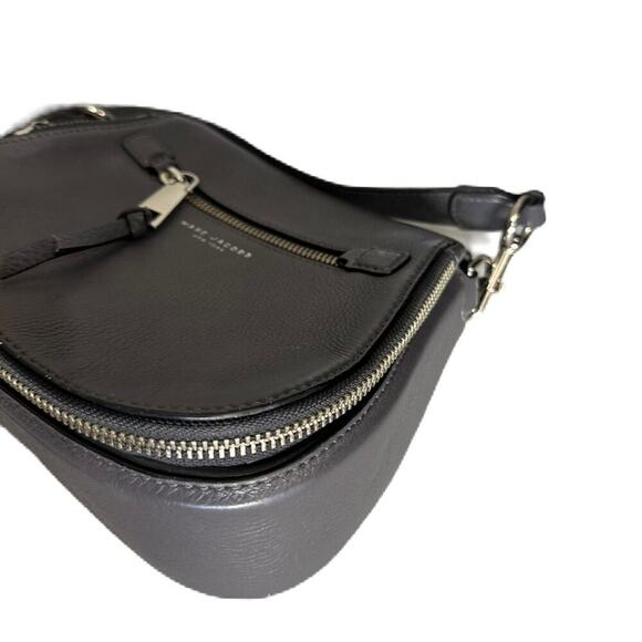 ★‎ EUC Marc Jacobs Recruit Nomad Saddle Gray Crossbody Bag - Picture 7 of 13